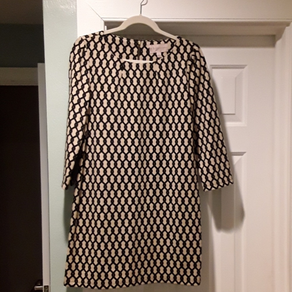 Dress in chain link pattern